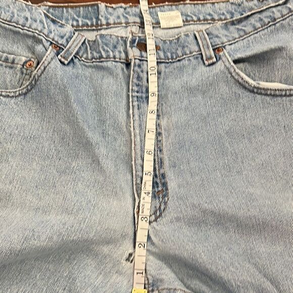 Vintage Levi’s 560 Distressed Blue Denim Jeans Loose Fit Taper Leg Style Casual - Picture 6 of 16